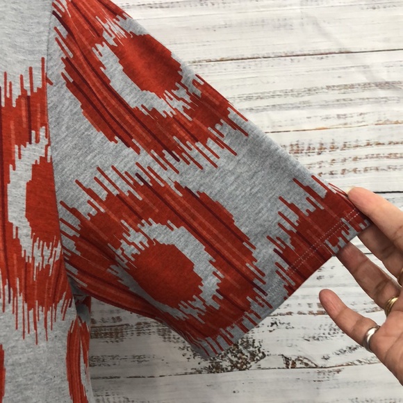 Host Pick!! LulaRoe Plus Size Tunic Top - Picture 6 of 13